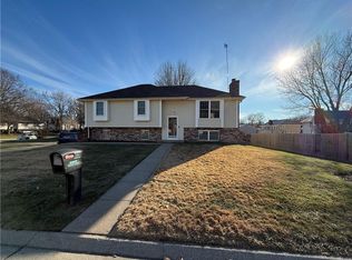 3010 Squire Ln, Country Club, MO 64506