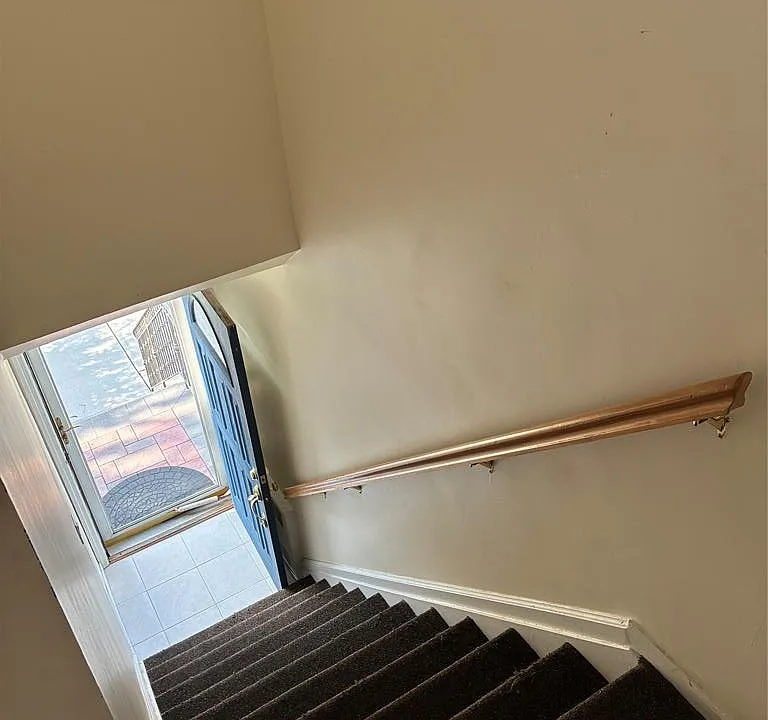 44 Franklin St