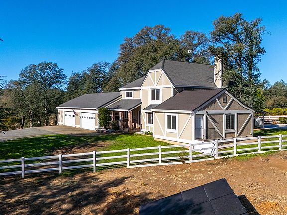 3rd image of 21906 Coloma Dr