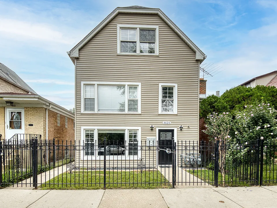 4624 N Springfield Ave #1