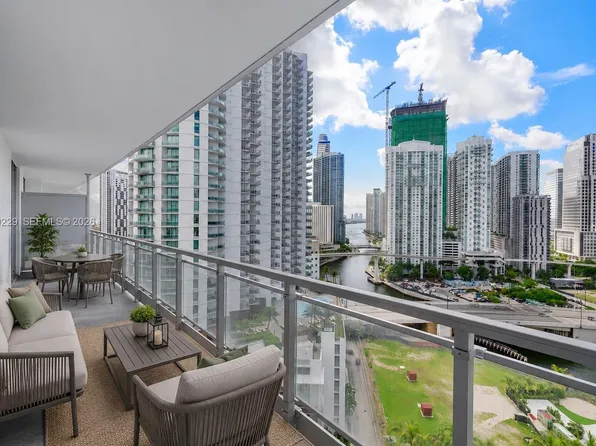 90 SW 3rd St APT 2001, Miami, FL 33130
