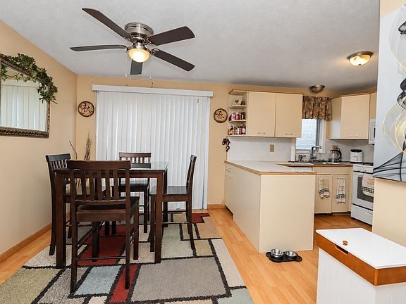 3rd image of 20 Angle St APT 10