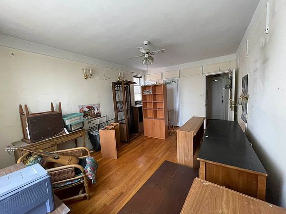 2nd image of 1410 Avenue S