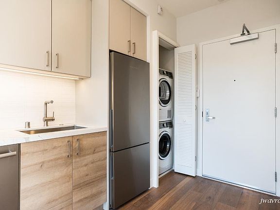 3rd image of 37 Grace St #201
