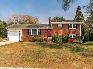1219 Warwick Dr, Burlington, NC 27215