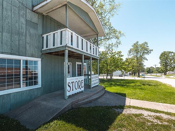 3rd image of 108 College Ave