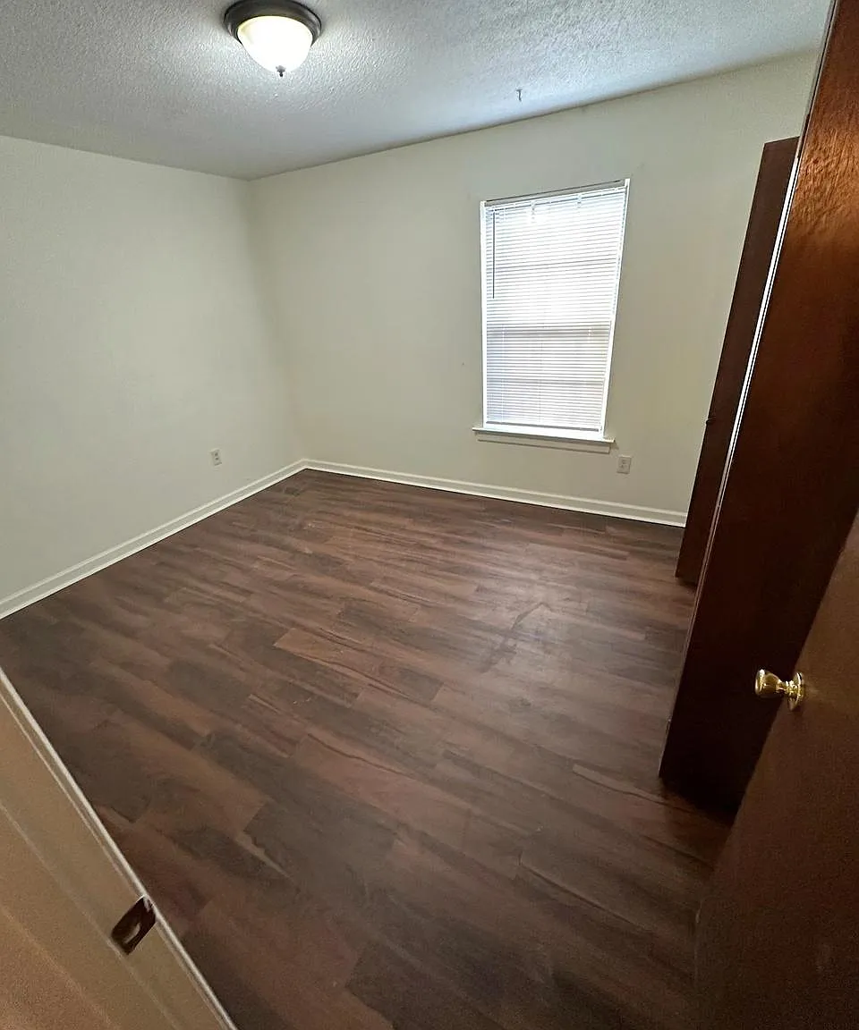 2 bed, 871 sqft, $1,000 — Photo 4