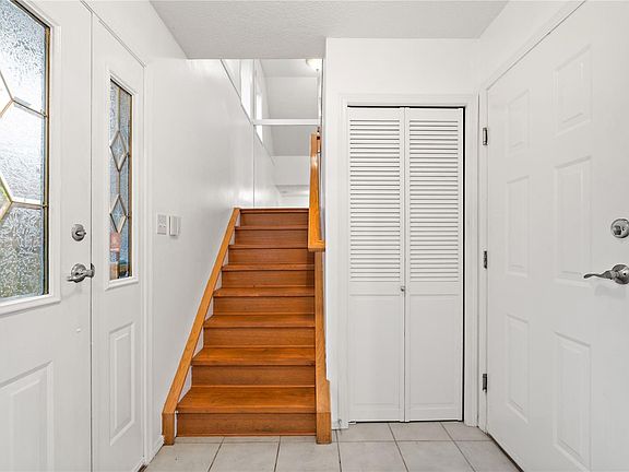 3rd image of 108 Dallas Rd #4