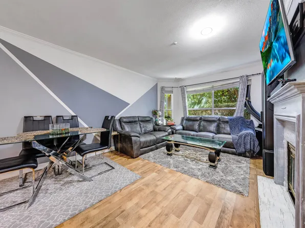 7151 121st St #114, Surrey, BC V3W 0E7