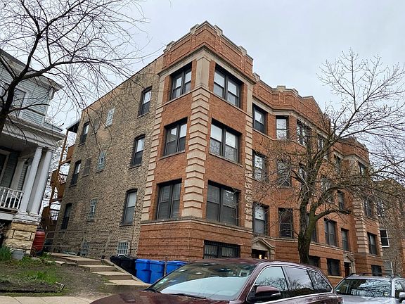 3rd image of 1424 W Leland Ave APT 3