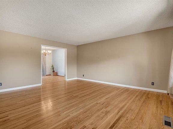 4th image of 1551 Marcia Ave