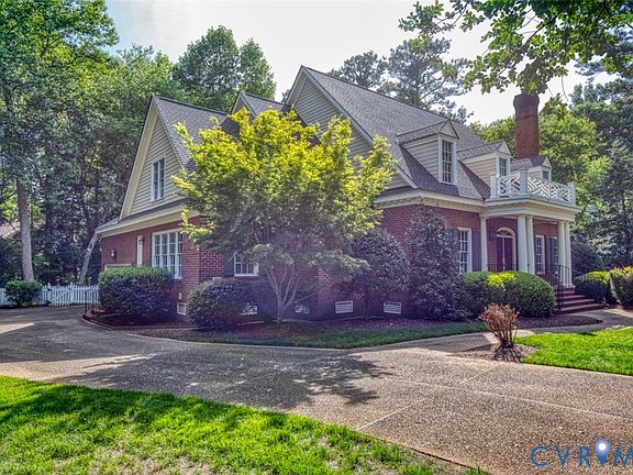 3rd image of 102 Rosemount