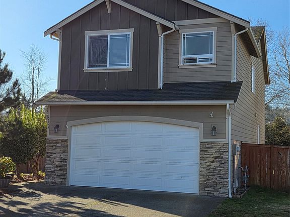 2nd image of 1605 Riddell Avenue NE