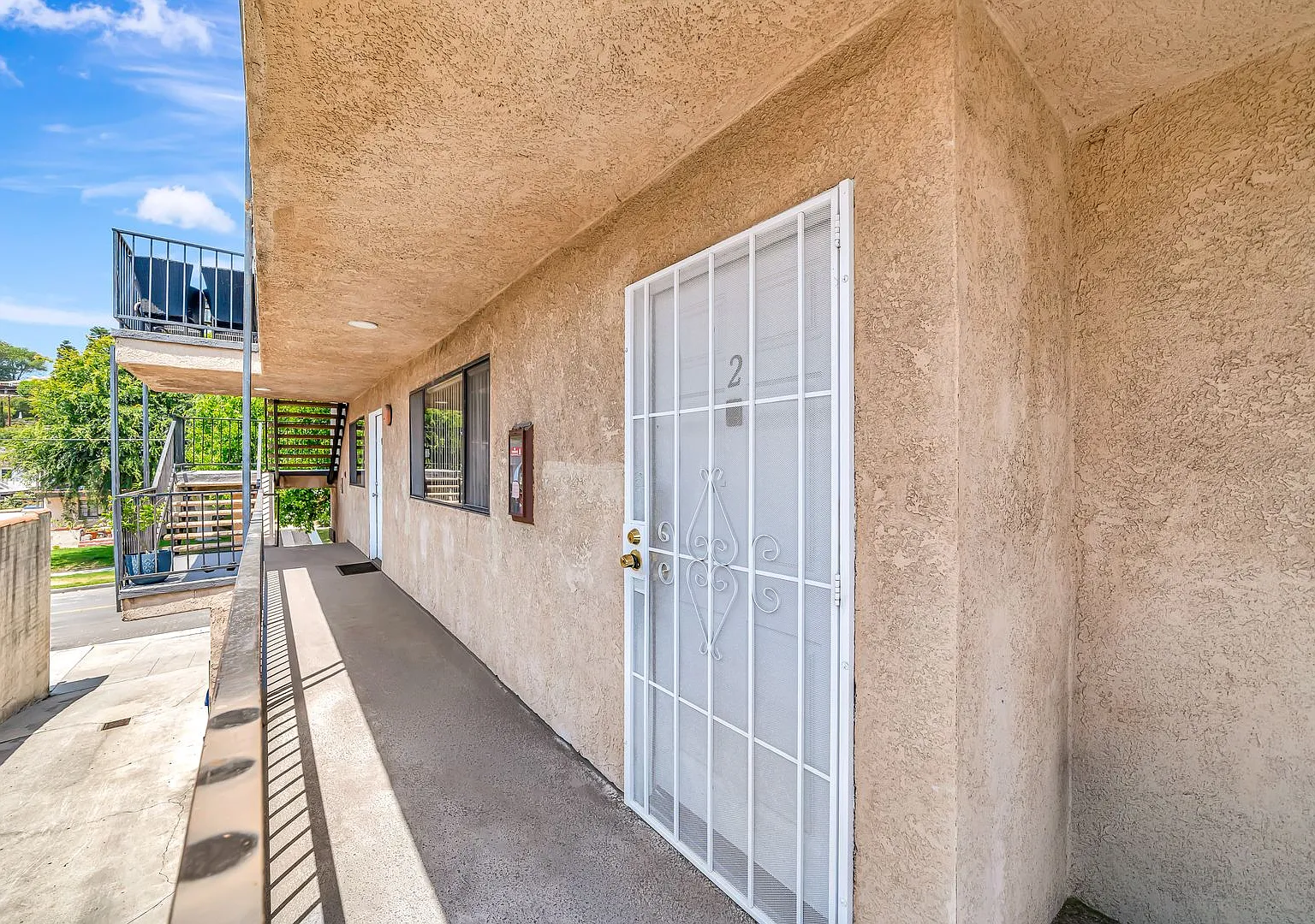 Renovated 1-Bed Retreat with Walk-In Closet & Covered Parking in Glendale — Photo 3