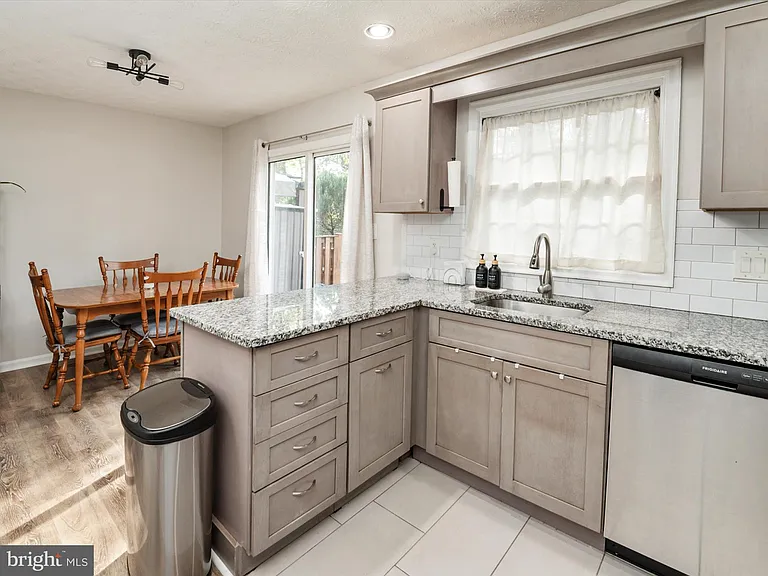 2139 Commissary Cir — Photo 18