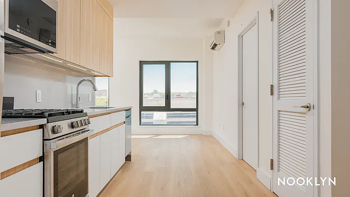 Rented by Nooklyn NYC LLC | media 103