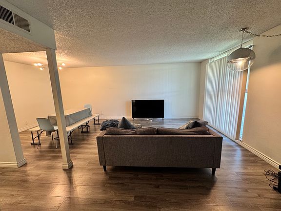 3rd image of 4262 Paseo De Oro