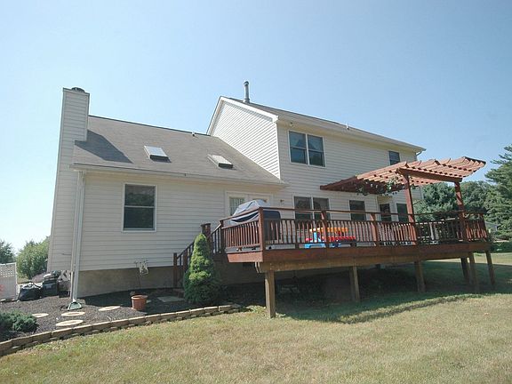 Back Yard w/deck
