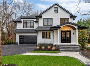 94 Midland Ave, Wyckoff, NJ 07481