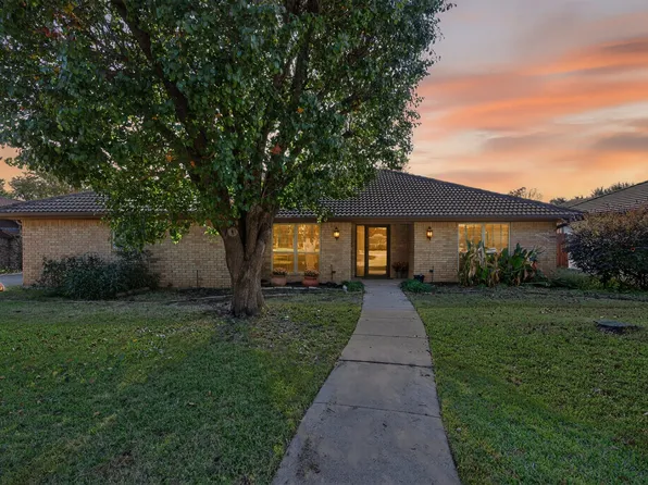 1128 Sunset Dr, Trophy Club, TX 76262