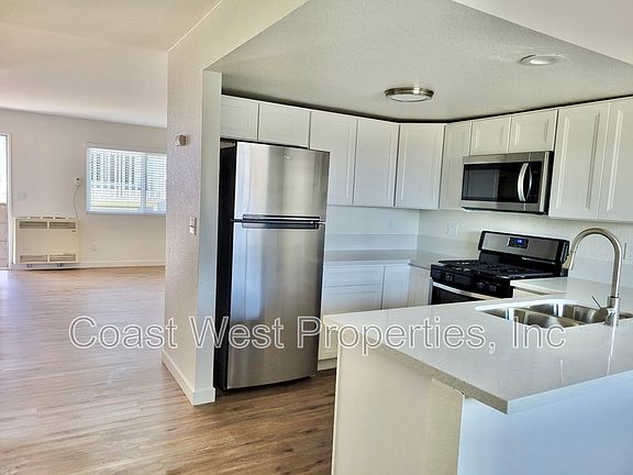 5th image of 1178 Cypress Ave