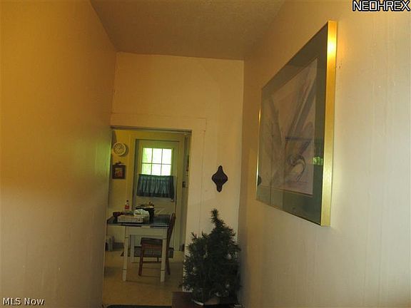 4th image of 339-339 1/2 Harris St