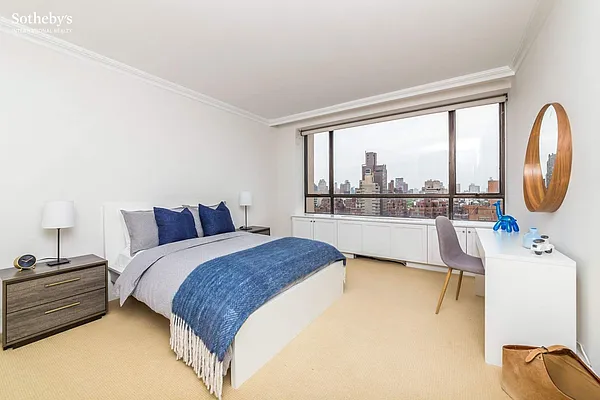 Sold by Sotheby's International Realty | media 21