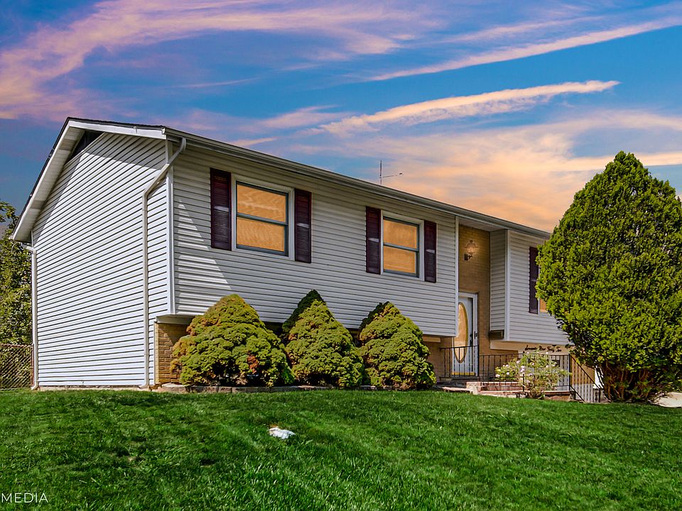 7942 Northway Dr, Hanover Park, IL 60133 | Zillow