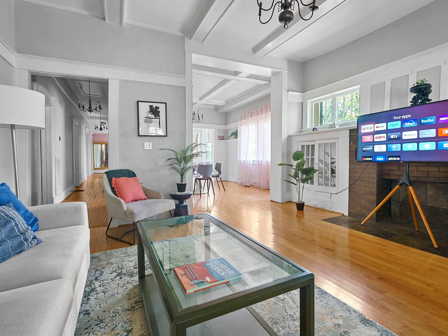 3 bed, 2.0 bath, $2,450 — Photo 2