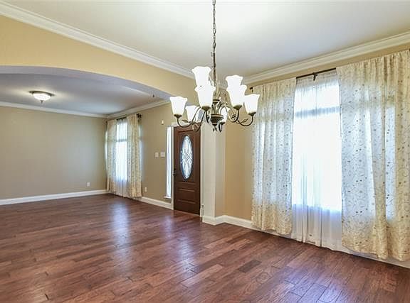 5th image of 4 Camden Ct