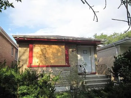 10104 S Princeton Ave photo 1