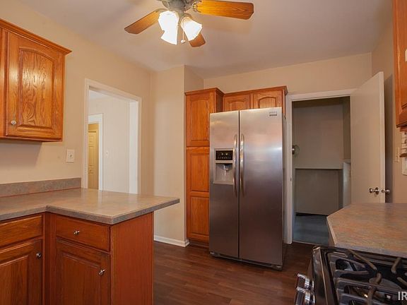 5th image of 1724 S Bedford Ave