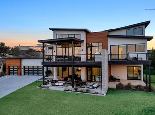 207 NW Kites Ct, Horseshoe Bay, TX 78657