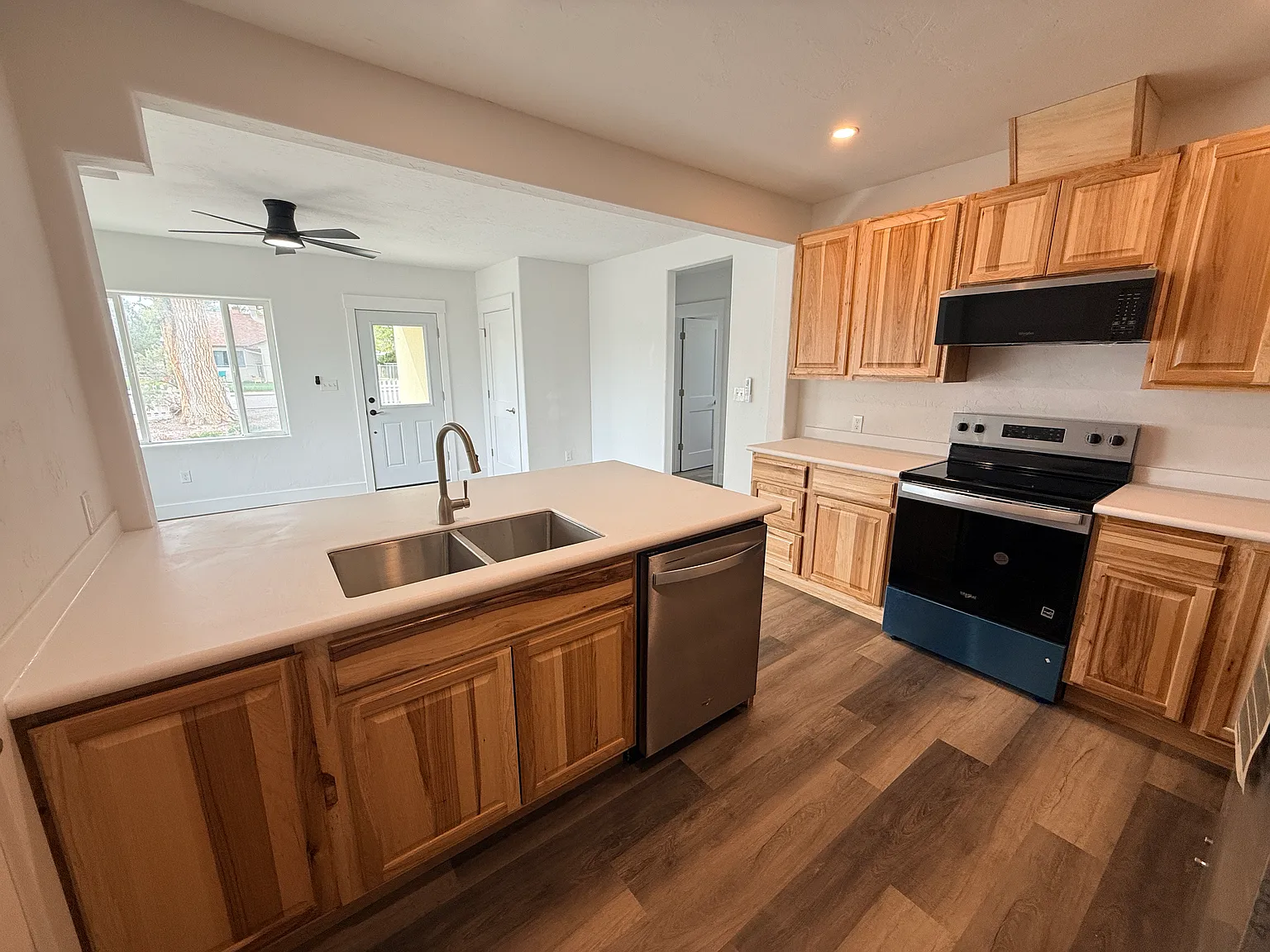 2 bed, 1200 sqft, $1,600 — Photo 4