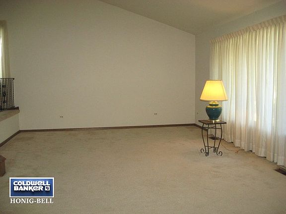 4th image of 8514 Loveland Ln