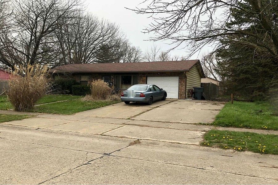 2nd image of 5910 Falcon Ln