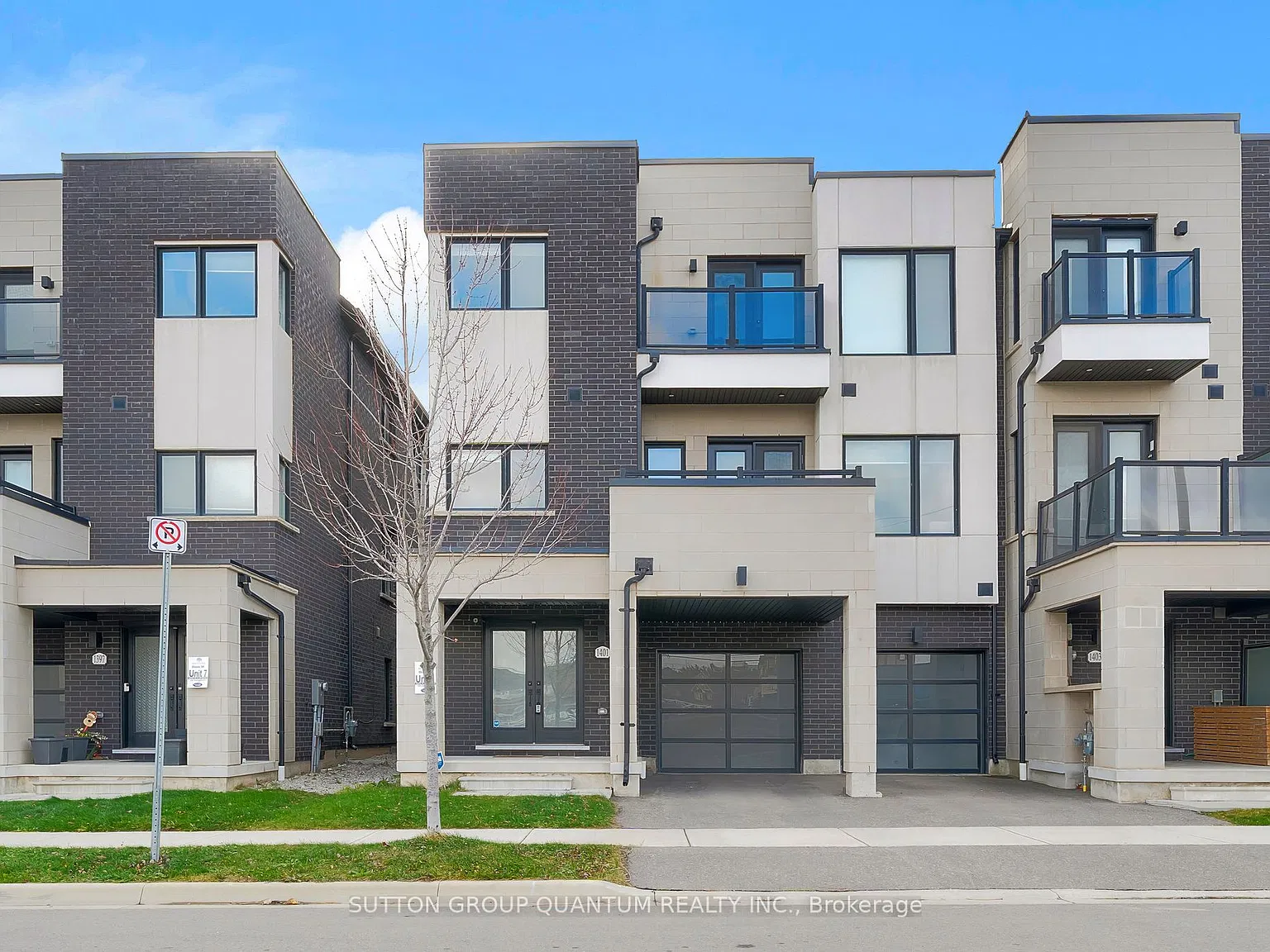 4 bed, $3,200 — Photo 1