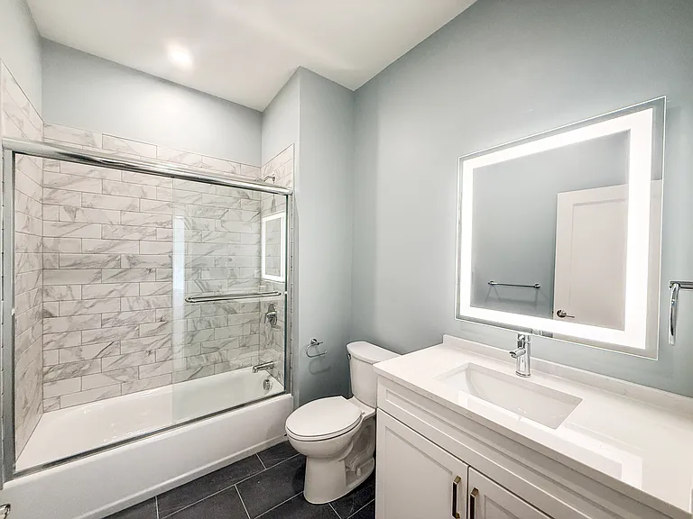 17 Argyle St #3 — Photo 11
