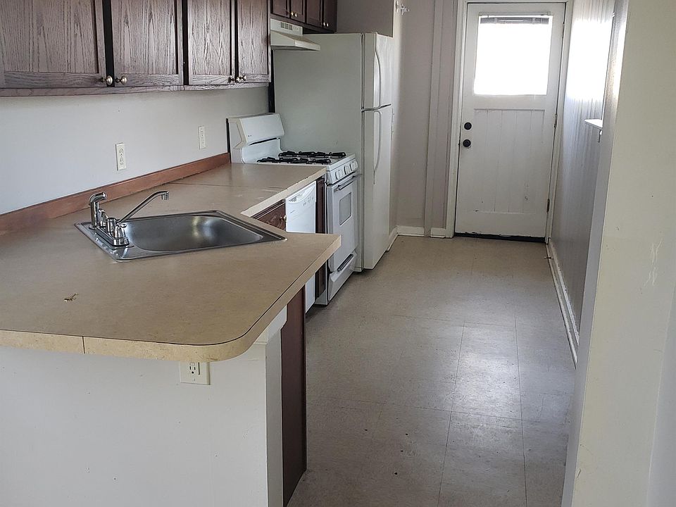 1st image of 465 Crescent St NE #469