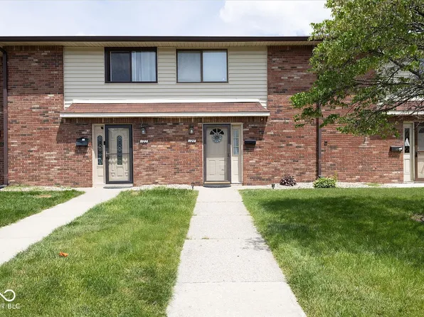 120 Greenwood Trl N, Greenwood, IN 46142