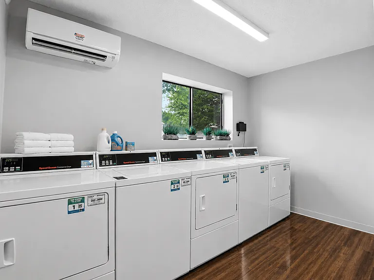 Stonewood Apartments — Photo 8