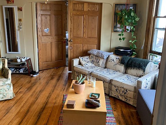 4th image of 1116 14th Ave SE #2