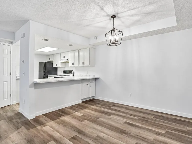 18669 Clear View Ct — Photo 2