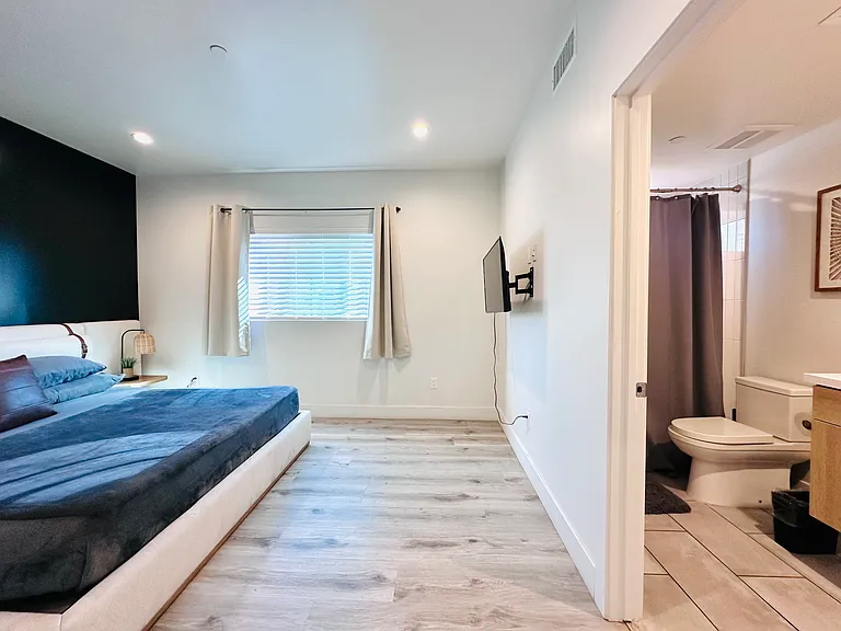 218 N Coronado St #216-1/2 — Photo 27
