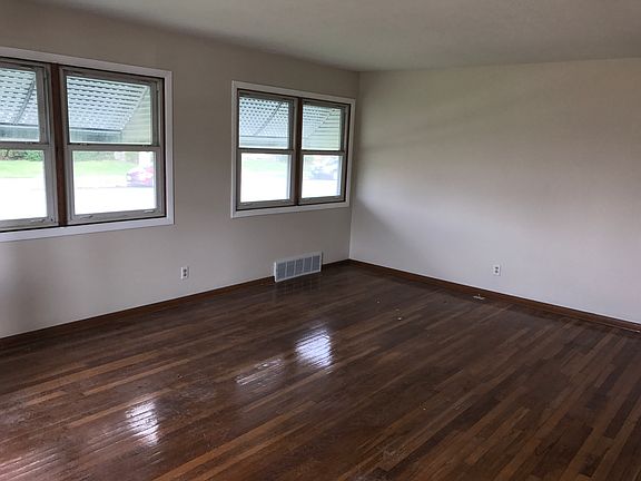 3rd image of 4531 W 152nd St