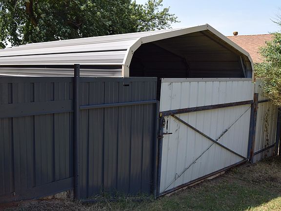 4th image of 919 Hillcrest Dr