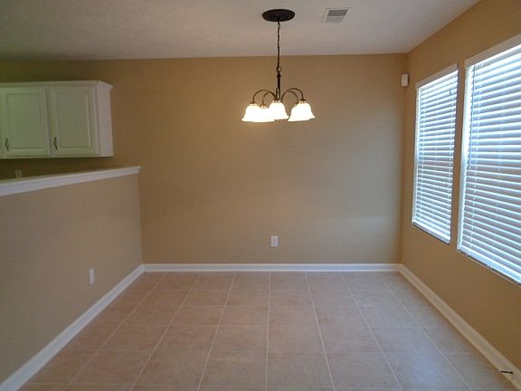 4th image of 2874 Meadow Pt