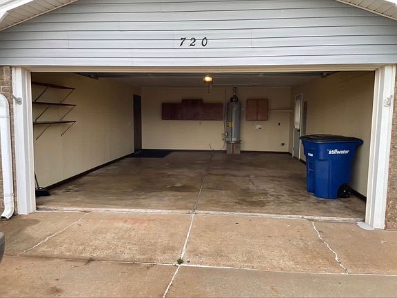 5th image of 720 E Redbud Ct