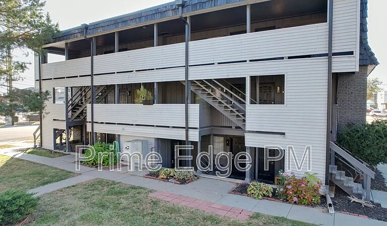 1109 N 28th St #6 — Photo 21