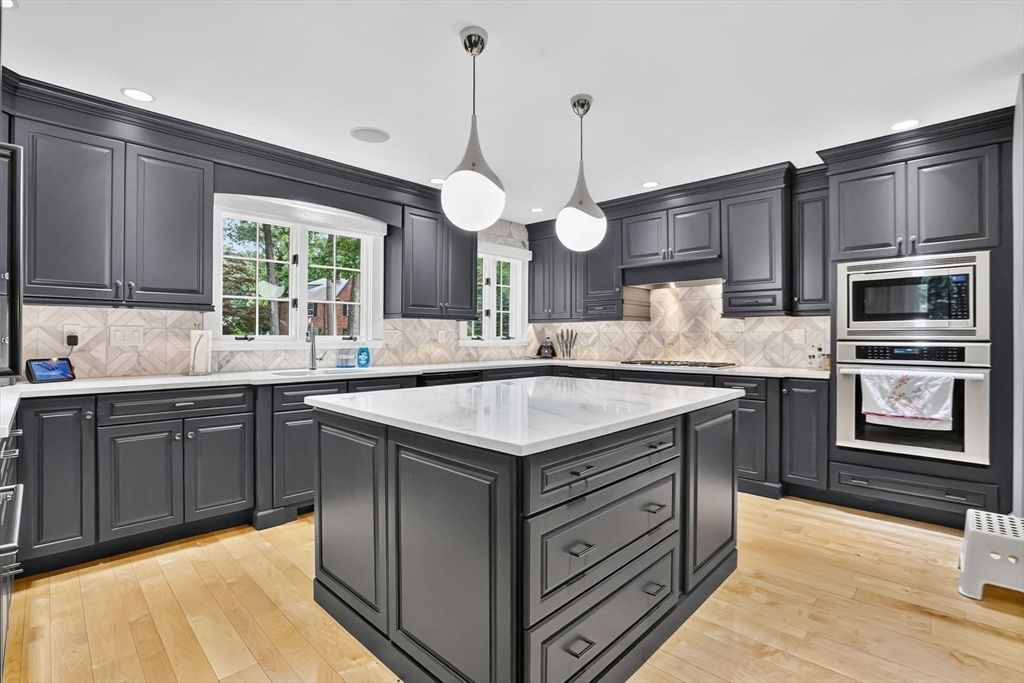 Apartment in Longmeadow, Hampden - More